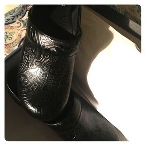 ***reduced***NIB DANSKO CLOGS